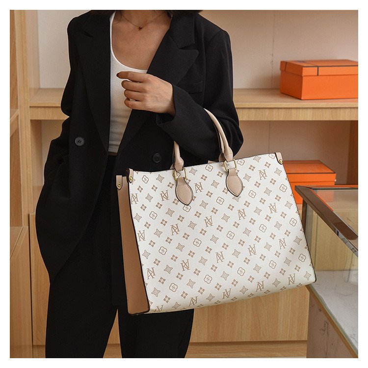 Ladies Stylish Tote Bag D-18